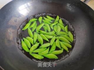 胡萝卜笋片炒苦豆的做法步调：3