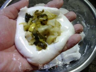 咸菜秋笋馅紧花米鸭蛋的做法步调：9