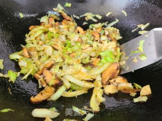 包菜炒花菇的做法步调：5