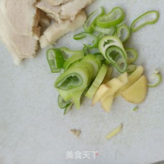 回锅肉炒青茭瓜的做法步调：3