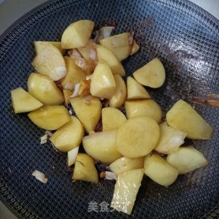番茄土豆牛腩汤的做法步调：8