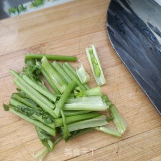 子姜炒牛肉的做法步调：1