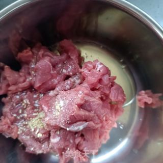 子姜炒牛肉的做法步调：7
