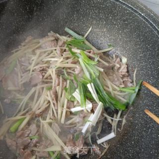 子姜炒牛肉的做法步调：15