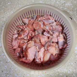 酱喷鼻兔肉煲的做法步调：1