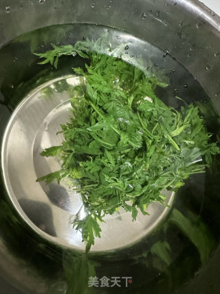 蒜蓉艾草的做法步调：3