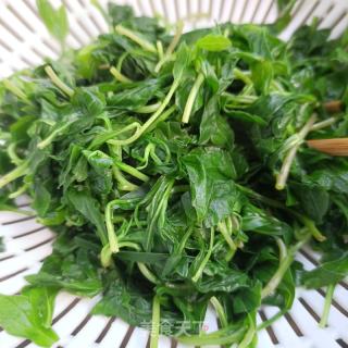 鸽胸肉拌马兰头的做法步调：4