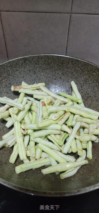 素烧利剑豆角的做法步调：6
