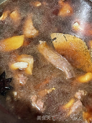 牛腩鸡足煲的做法步调：17