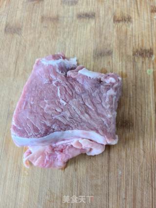 喷鼻辣酱炖牛肉的做法步调：1