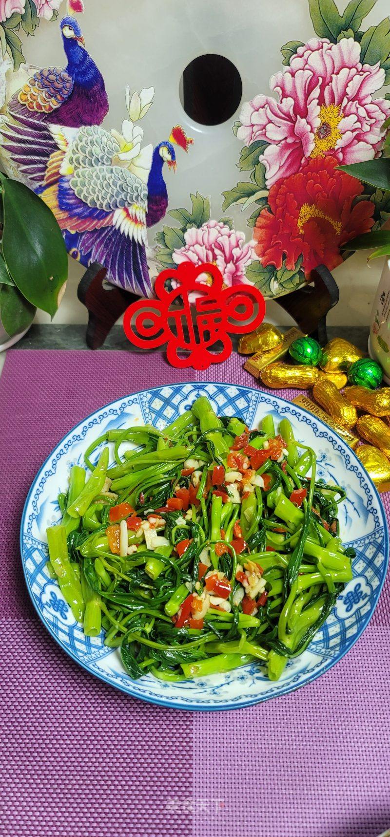 剁椒蒜终炒空心菜的做法