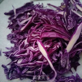 鸡腿肉拌紫苦蓝的做法步调：2