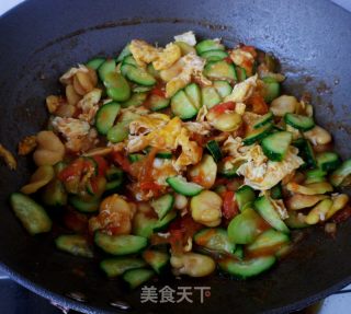 番茄烩蚕豆瓣的做法步调：9