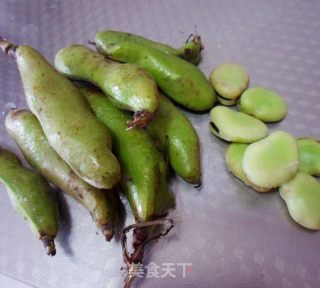 番茄烩蚕豆瓣的做法步调：1