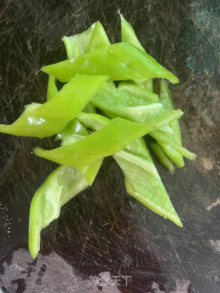 干锅鱼的做法步调：3