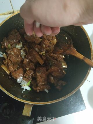 葱烧排骨的做法步调：11