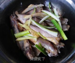 喷鼻炸鲫头鱼的做法步调：3