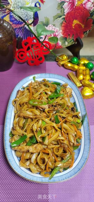 肉丝辣椒炒河粉的做法步调：10