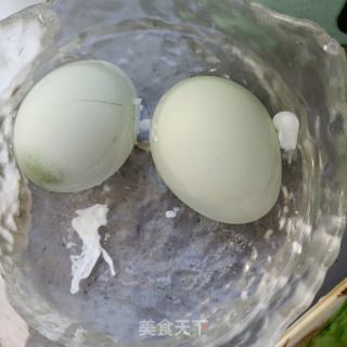 油豆喷鼻菇拌煮蛋的做法步调：8