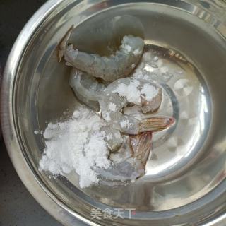 荔枝虾球的做法步调：5