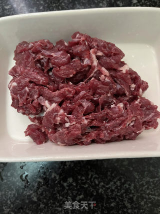 番茄牛肉里的做法步调：1