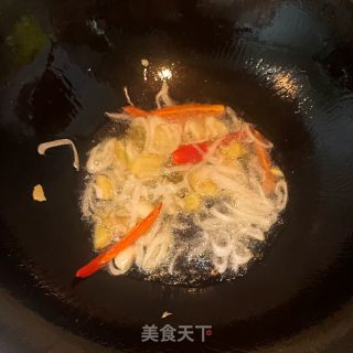 白烧带鱼的做法步调：7