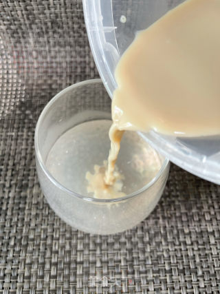 西米露奶茶的做法步调：10