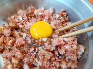 胡萝卜肉馅火饺的做法步调：2