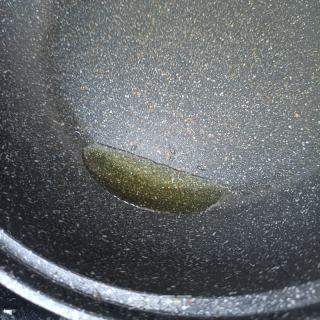 仄菇包菜拌煎蛋的做法步调：6