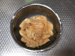 低脂鸡肉坚的做法步调：1