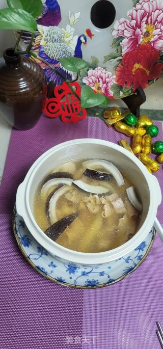 海椰王花胶肥肉汤的做法步调：9
