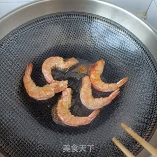 洋葱西兰花炒陈虾的做法步调：8