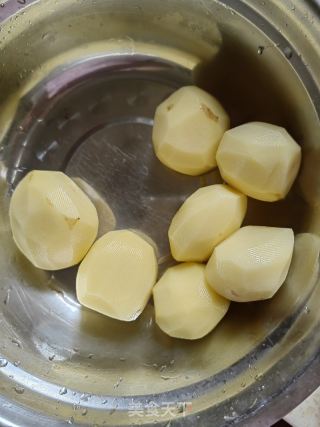 喷鼻菜土豆烧牛肉的做法步调：7