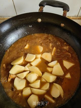 喷鼻菜土豆烧牛肉的做法步调：10