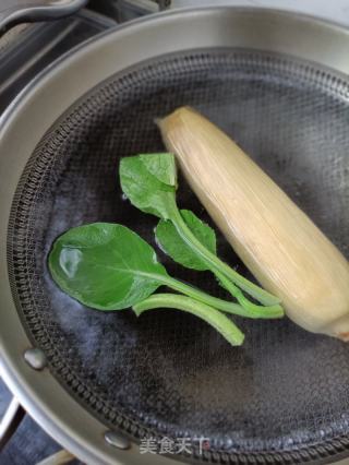 陈虾藜麦花环饭团的做法步调：7