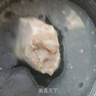 螺丝椒回锅肉的做法步调：2