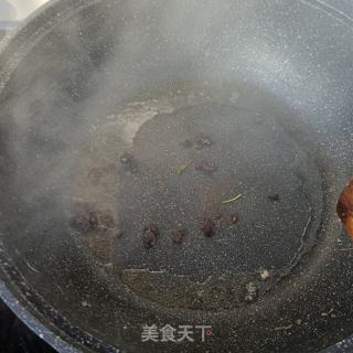螺丝椒回锅肉的做法步调：9