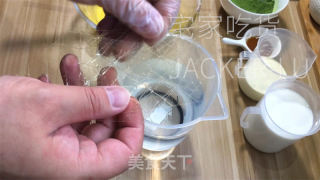 探究抹茶魅力，测验考试抹茶巴巴露亚的共同风味！的做法步调：3