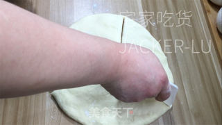 浓奶油吐司，无黄油版本，量天轻巧又韧性推丝，披发着浓重奶喷鼻。的做法步调：8