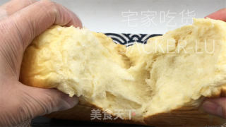 浓奶油吐司，无黄油版本，量天轻巧又韧性推丝，披发着浓重奶喷鼻。的做法步调：21