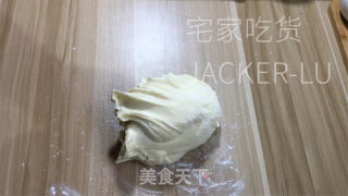 浓奶油吐司，无黄油版本，量天轻巧又韧性推丝，披发着浓重奶喷鼻。的做法步调：4
