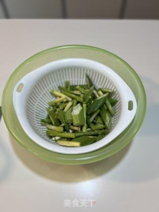春葵芦笋鱿鱼须的做法步调：1