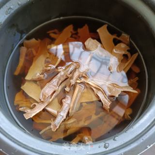 螺丝椒炒笋干的做法步调：5