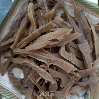 螺丝椒炒笋干的做法步调：8