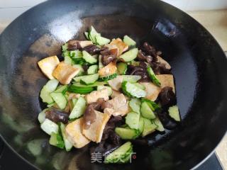 乌木耳黄瓜烧豆腐的做法步调：5