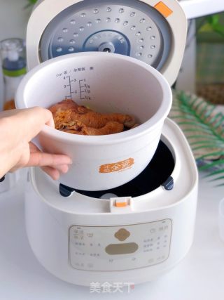 无火无油电饭煲焖鸡的做法步调：4