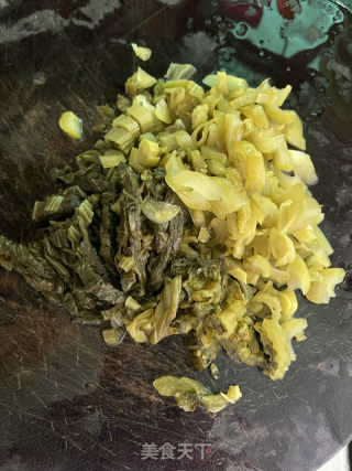 酸菜五花肉的做法步调：5