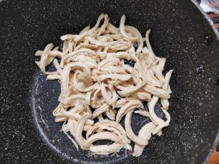 酸棘手撕鸡的做法步调：4