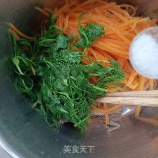 胡萝卜竹荪拌鸽肉的做法步调：12