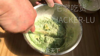 抹茶巧克力夹心饼干，心感酥坚，夹心细致丝滑，让人耐人寻味。的做法步调：6